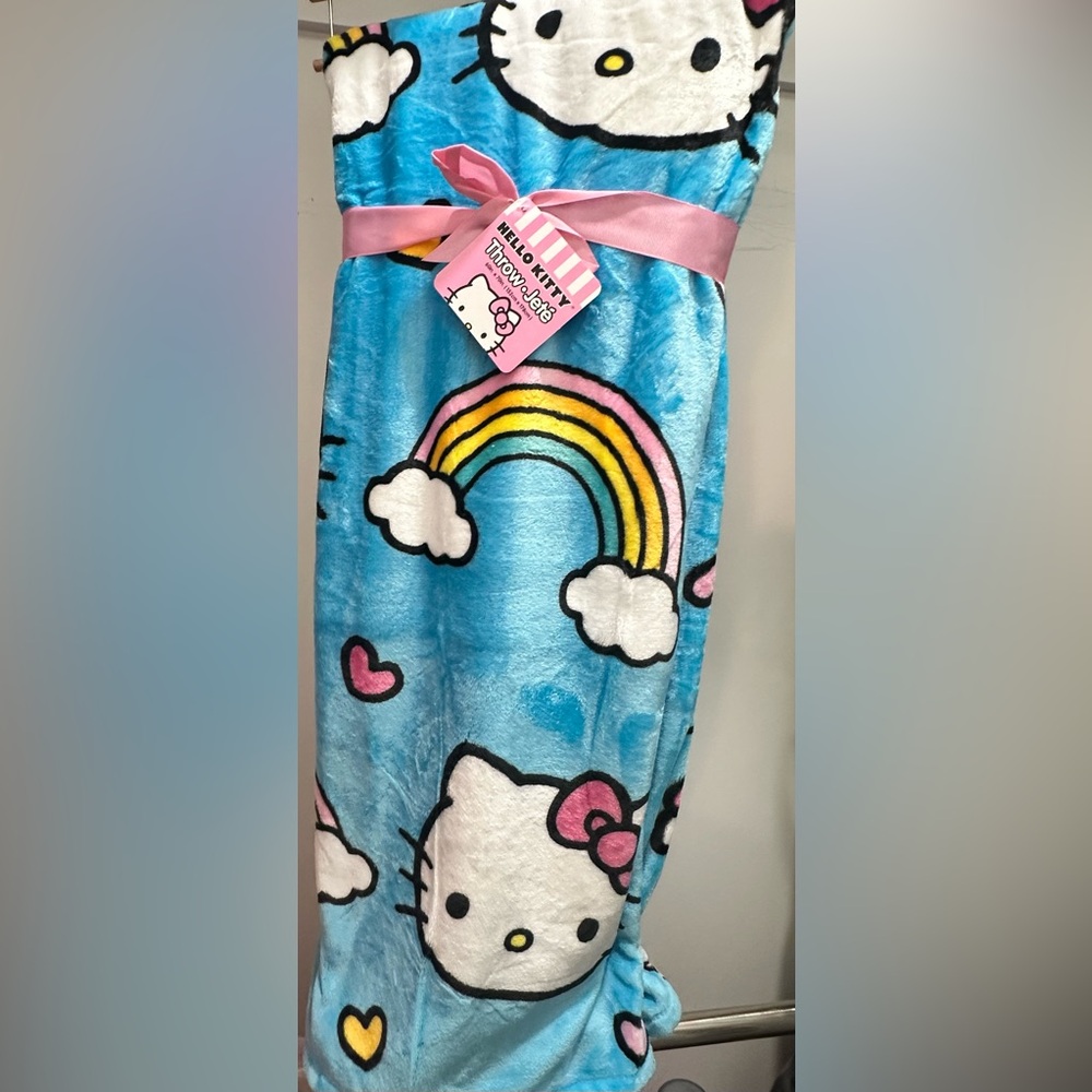 Hello kitty 🌈 blanket
